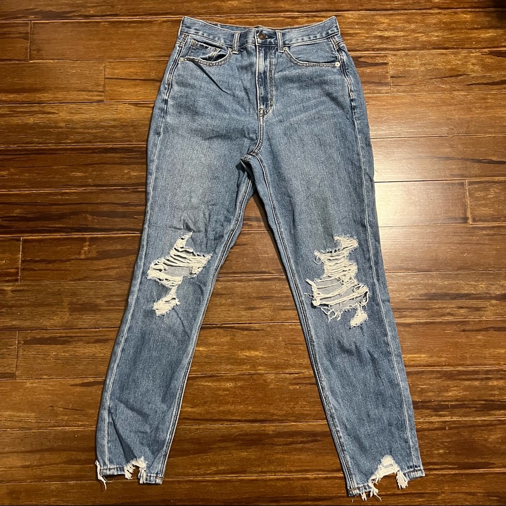 Distressed mom jean